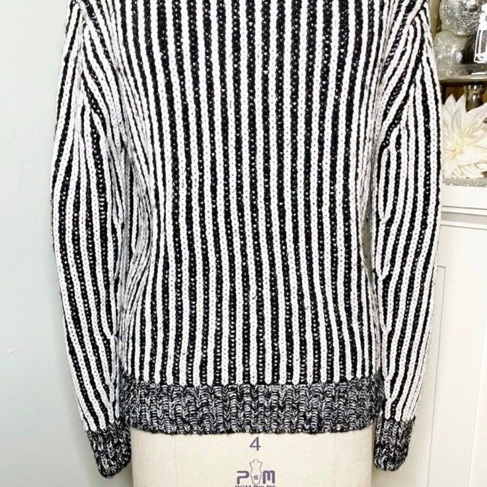 Elizabeth & James Striped Chunky Knit Crewneck Sweater Black White Small - Picture 4 of 11